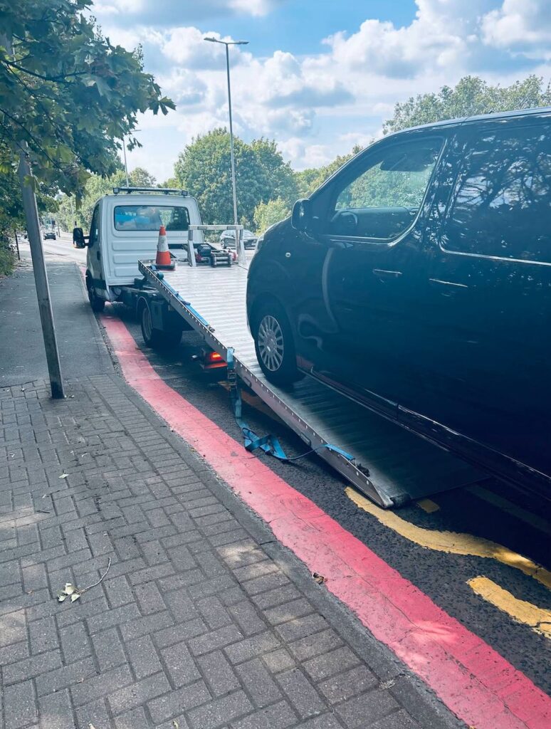 24/7 Car recovery Leatherhead / Towing Service in Leatherhead