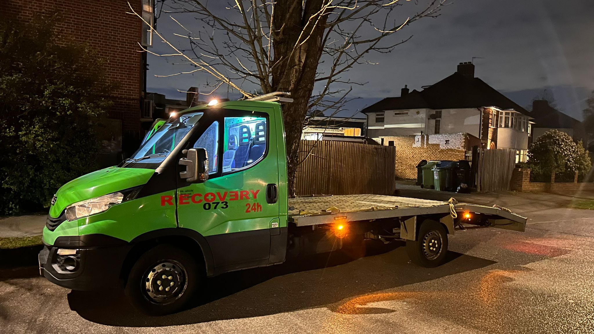 Fast and affordable vehicle pickup, loading, and delivery across London. 24/7 emergency recovery and towing services.