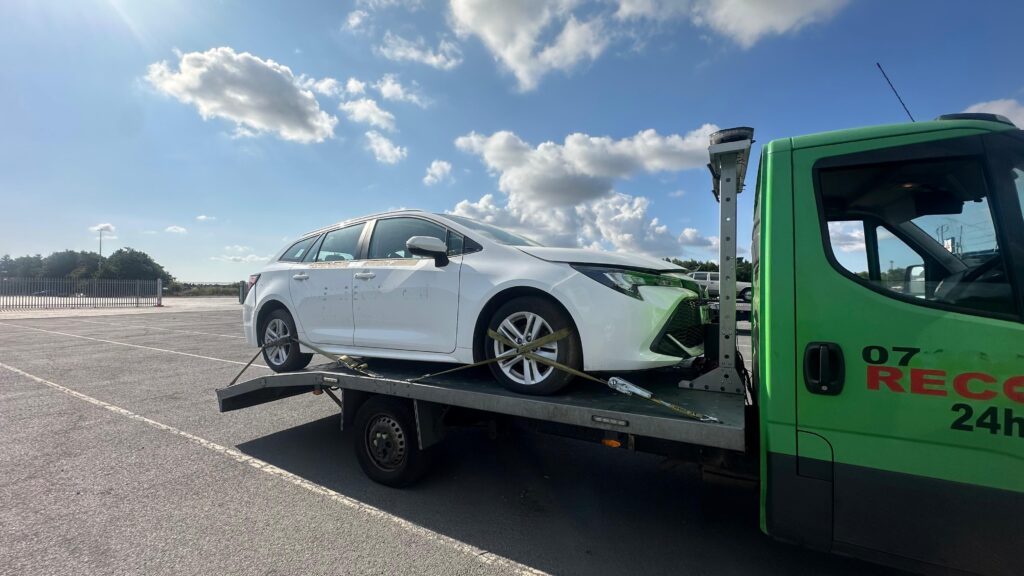Car Recovery Wandsworth / Towing Service Wandsworth